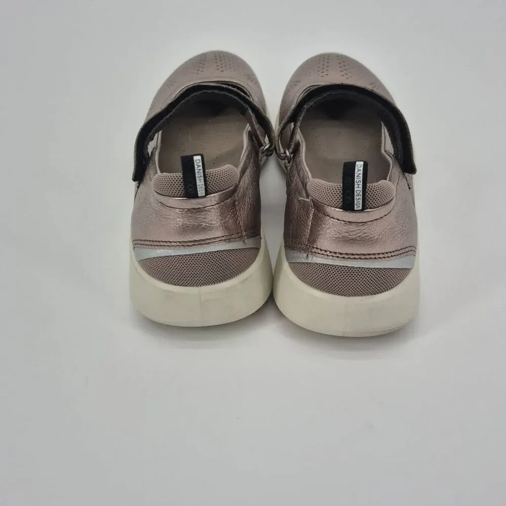 ECCO Women's Mary Jane Flats Size 9-9.5 Metallic Silver